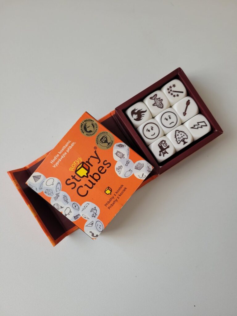 Story Cubes - jeden ze způsobů jak zabavit nemocné děti